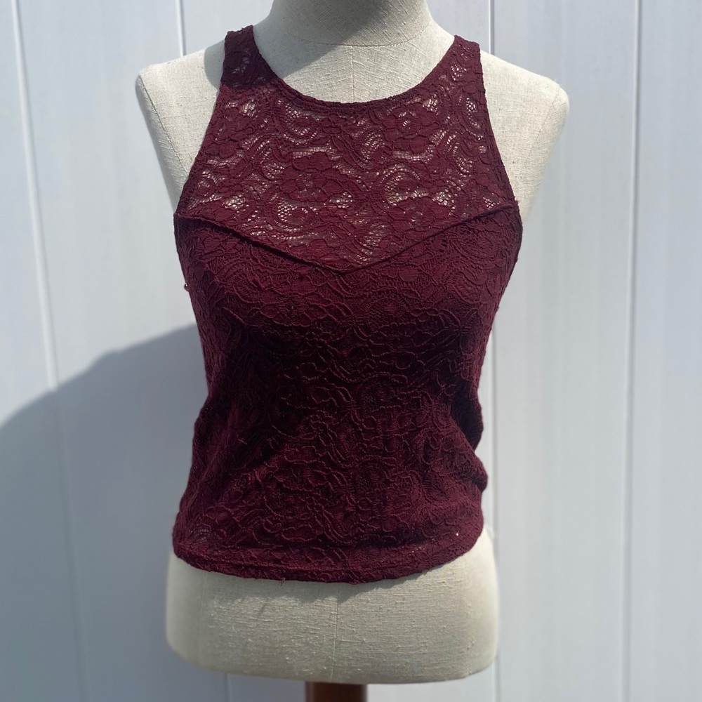 Medium maroon lace crop top
